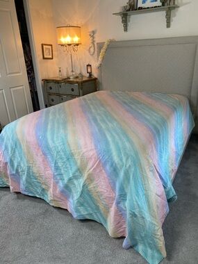 jcpenney Rainbow Striped Duvet Cover in Blue, Pink, green Queen flat sheet